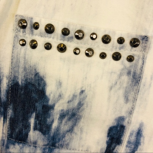 NWT Rock & Republic Embellished Acid Wash Top. - Picture 8 of 8